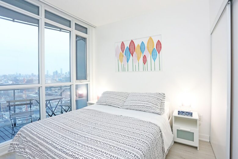 Fabulous Condo In Heart Of Downtown
