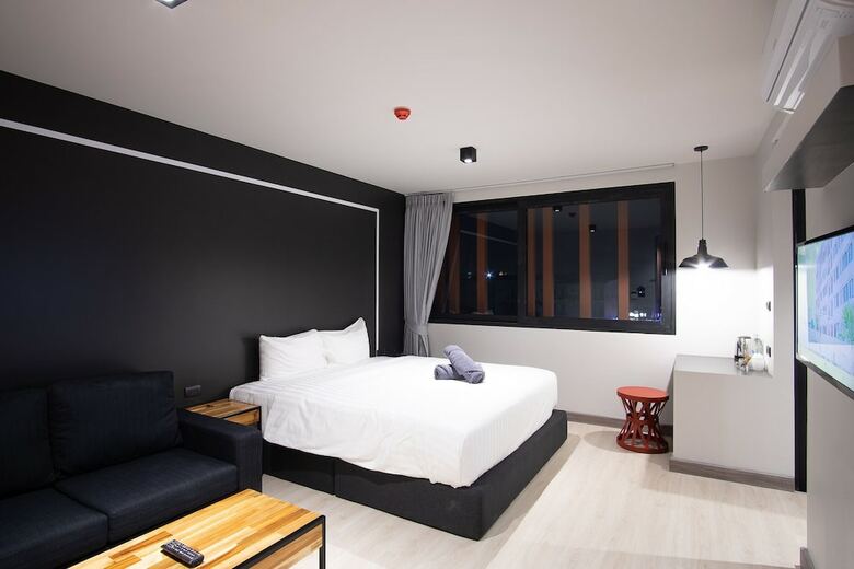 Prime Town - Posh & Port Hotel Phuket