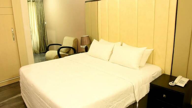 Beland Hospitality Hotel And Tour