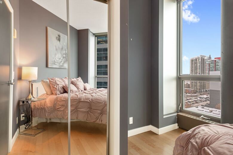 Apartamentos Simply Comfort. Modern Downtown Condos
