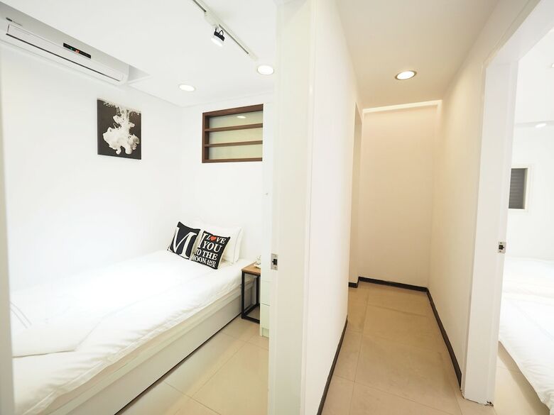 Apartamentos Next To Linjiang Night Market