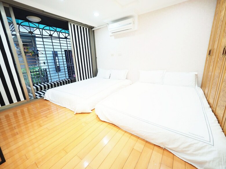 Apartamentos Next To Linjiang Night Market