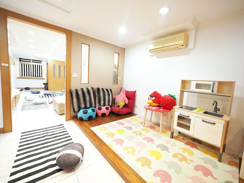 Apartamentos Next To Linjiang Night Market