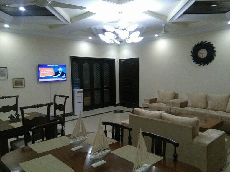 Hotel Capri Residency