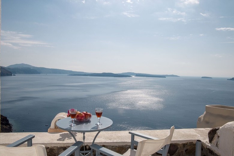 Allure Breeze Suites