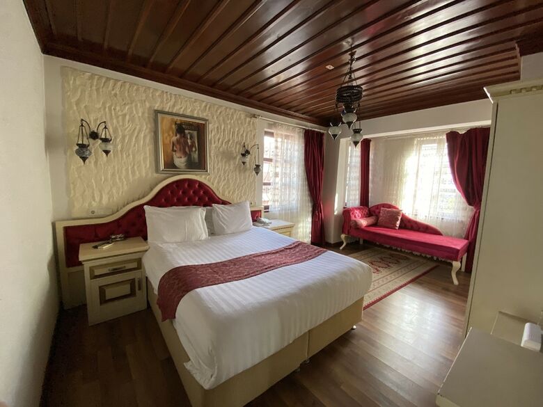 Cicerone Lodge Hotel