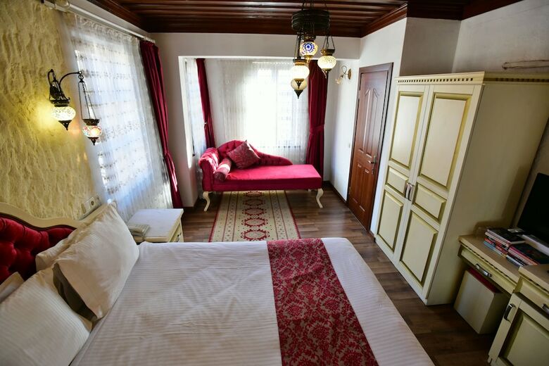 Cicerone Lodge Hotel