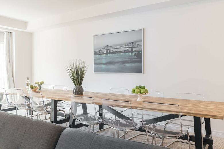 Elegant Brand New Town House