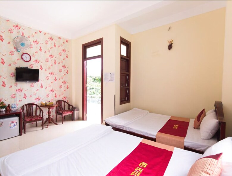 Red Hotel