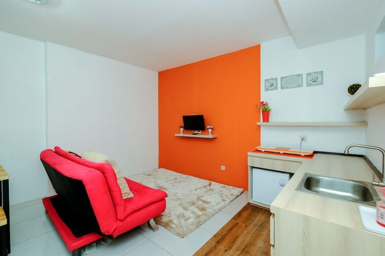 Hostal Oyo 2499 Penginapan Ratu Emas