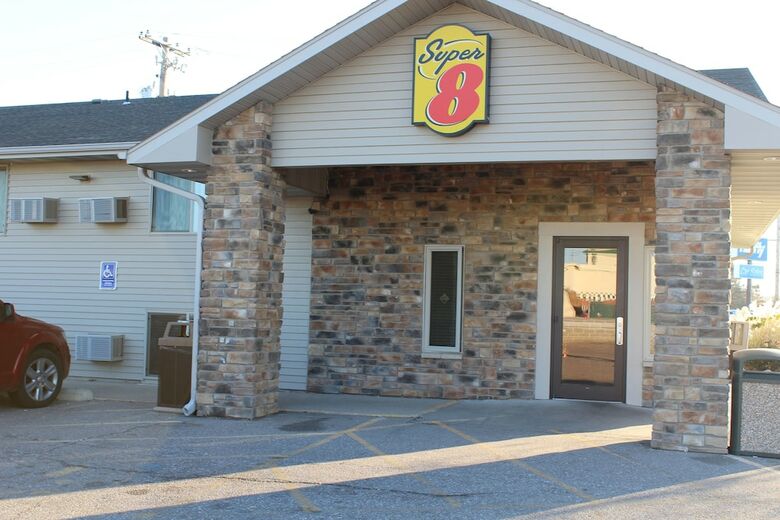 Motel Super 8 By Wyndham Kearney