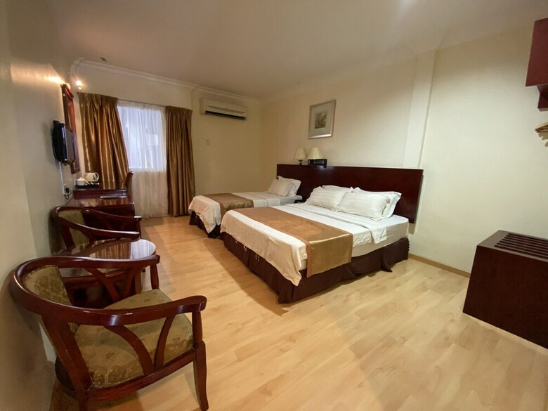 Oyo Capital O 89658 Bustani Hotel