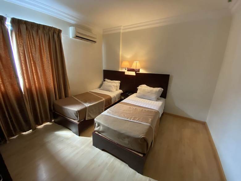 Oyo Capital O 89658 Bustani Hotel