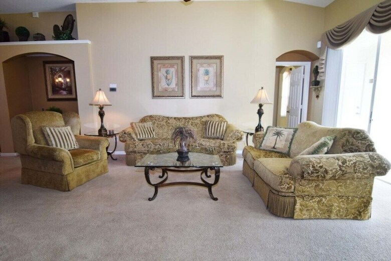 Windsor Palms Beautiful Pool Home Only 2.5 Miles F