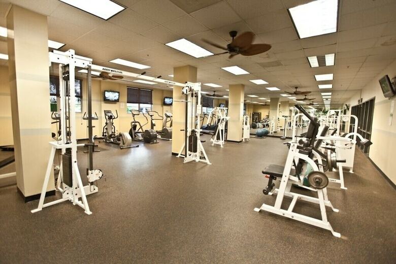 Large 1 Bedroom Bay View Apartment Or610