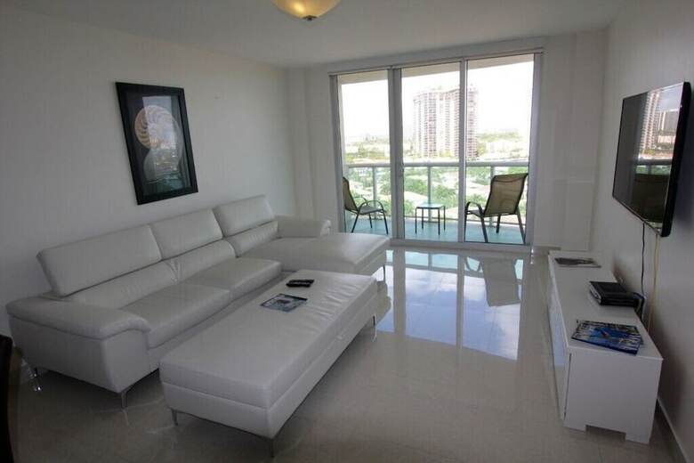 1 Bedroom Bay & Ocean View Or1520