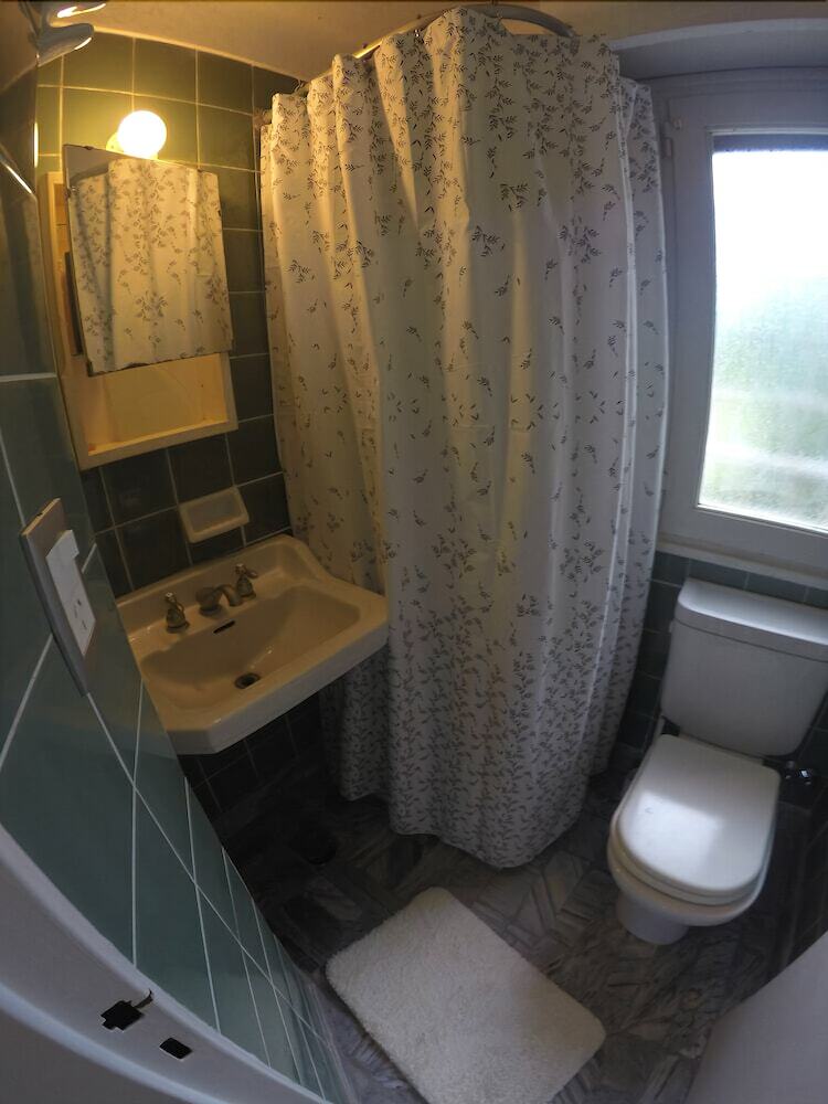 Hotel Deaf Twins Bed Breakfast