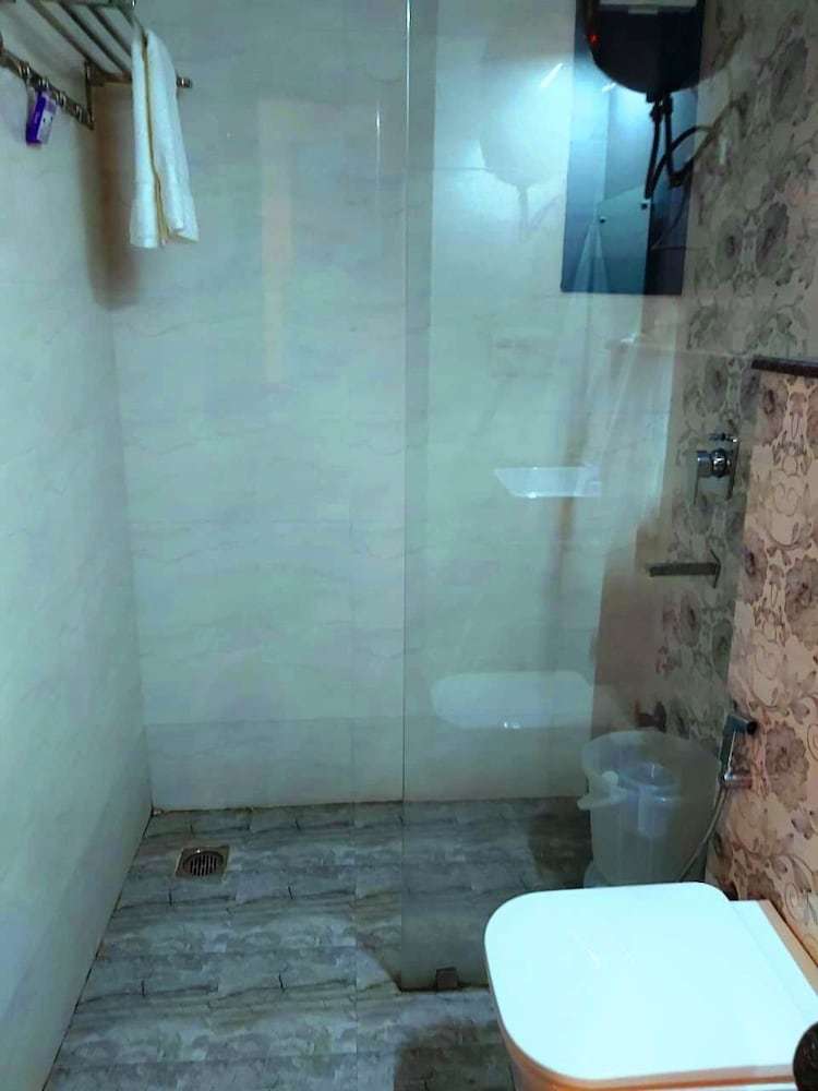 Hotel Corooms Sanvi Prime Unitech Cyber Park