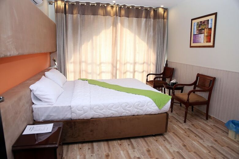 Bed & Breakfast Hak Mall Suites