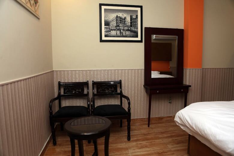 Bed & Breakfast Hak Mall Suites