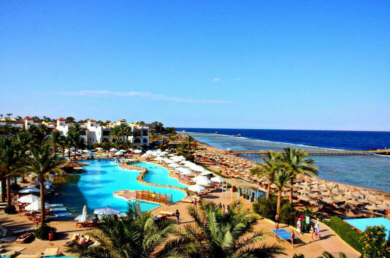 Hotel Rehana Royal Beach Resort & Spa