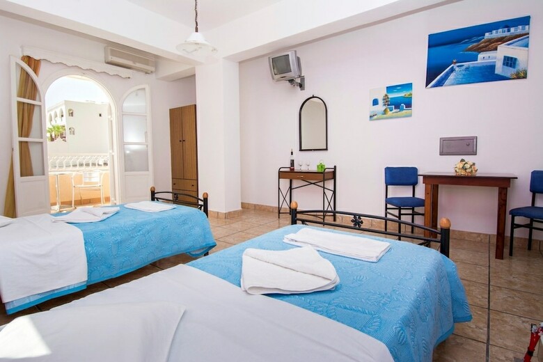 Fira Calm Hotel