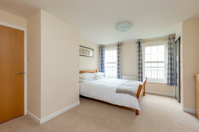 404 Dalry Gait Apartment 2