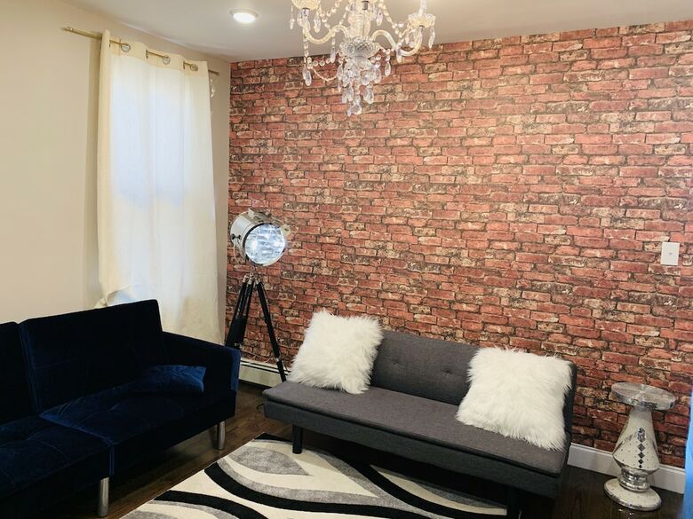 Emmanuel Luxury Living