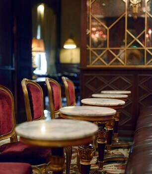 Cairo Marriott Hotel & Omar Khayyam Casino