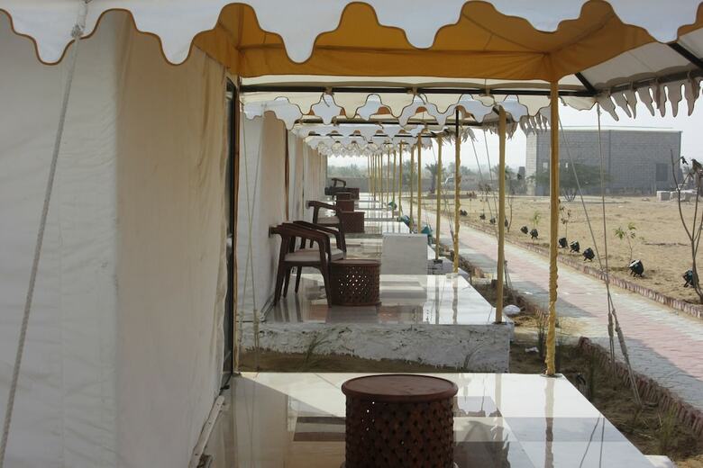 Hotel The Yellow Stone - Luxury Resort & Spa