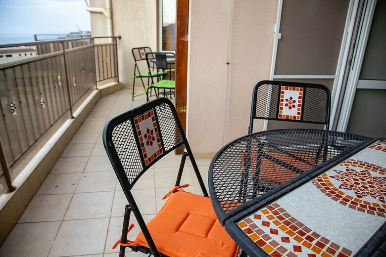Fm Premium 1-bdr Apartment With Pool & Parking - Summertime