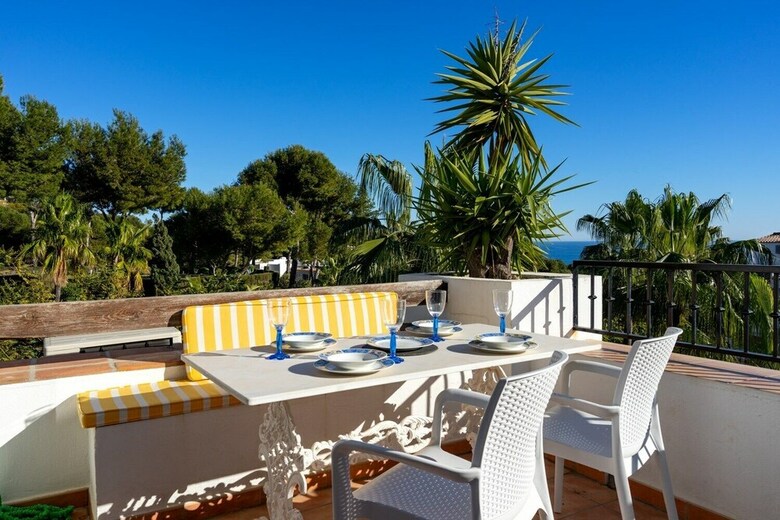 Lovely Apartment With View And Pool Ref 127