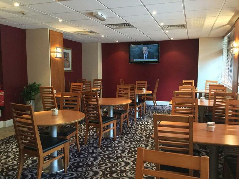 Waterloo Hub Hotel & Suites
