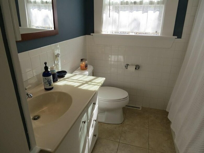 46 Fairview Drive South - Three Bedroom House