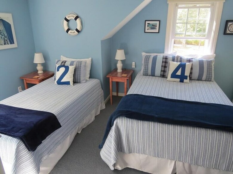 46 Fairview Drive South - Three Bedroom House