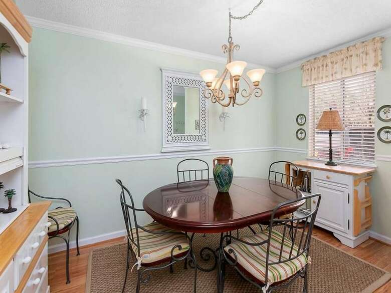 Ocean Walk Three Bedrooms By Hodnett Cooper