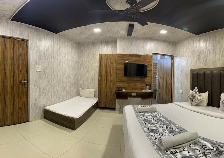 Hotel Smile Residency