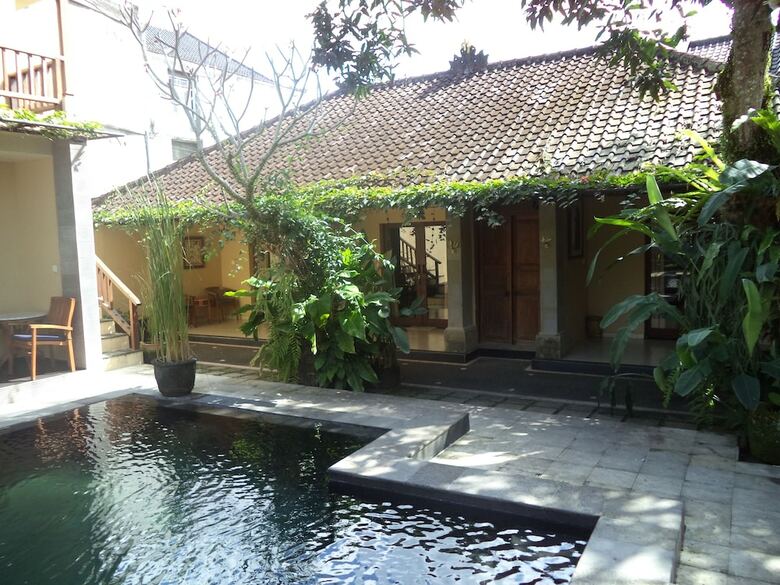 Apartamento Lokasari Bungalows Spa & Gallery