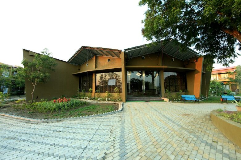 Hotel Chimur Tiger Resort At Tadoba