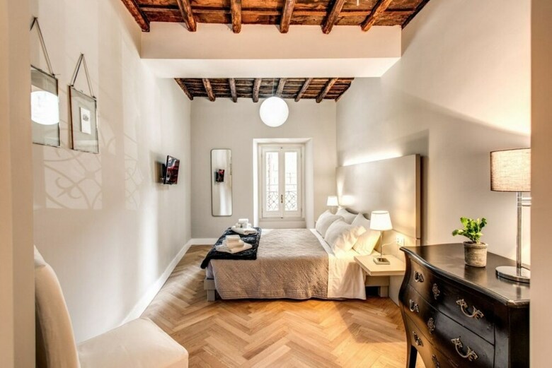 Trevi Fountain Superior 3 Bdr Apartment