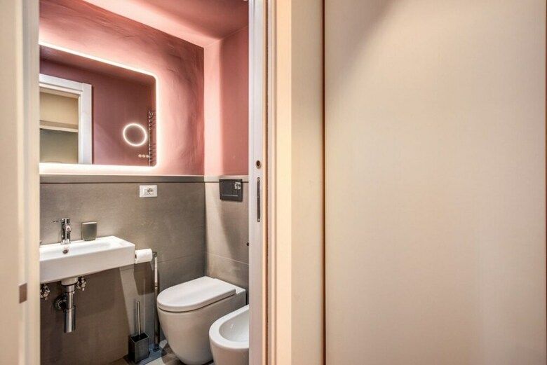 Trevi Fountain Superior 3 Bdr Apartment