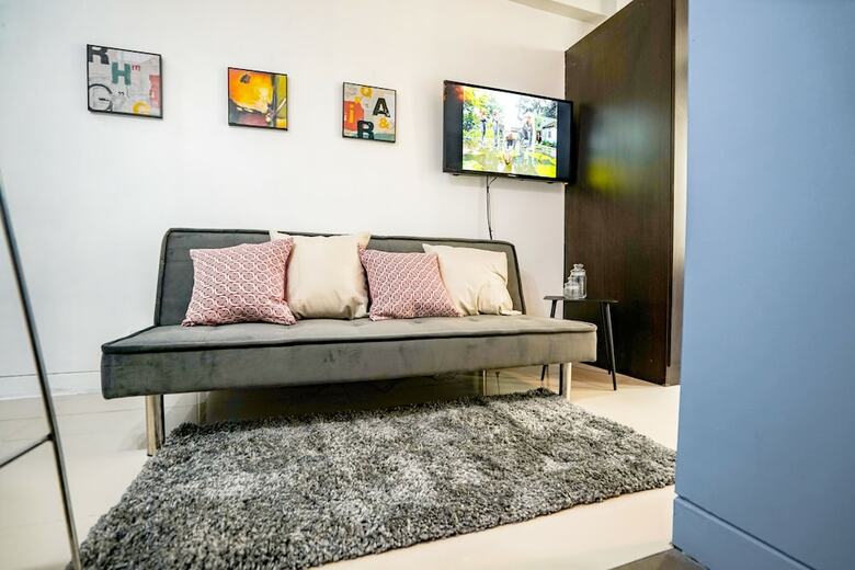 Indigo Mckinley Hill Stamford Residences