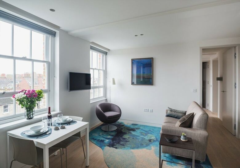 Mirabilis Apartments - Wells Court