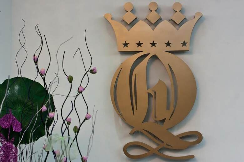 Queens Land Hotel