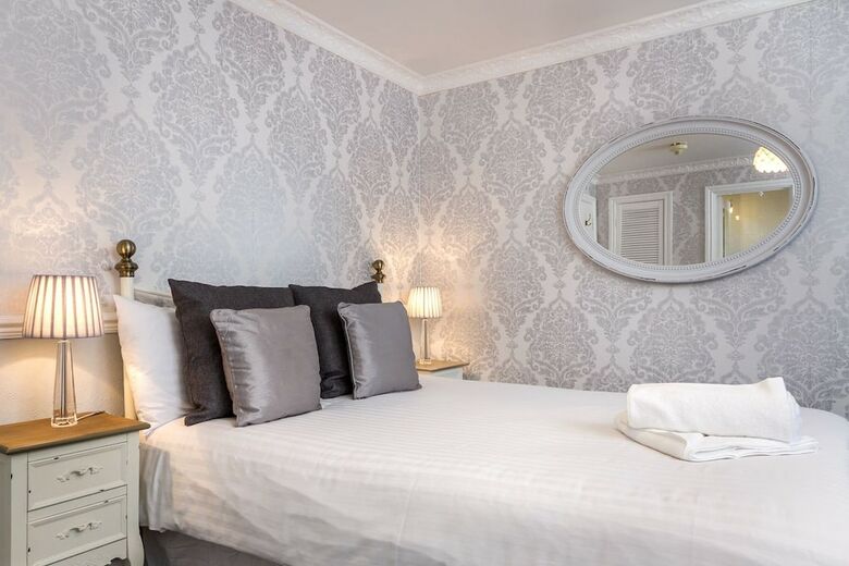 Lincoln House Hotel