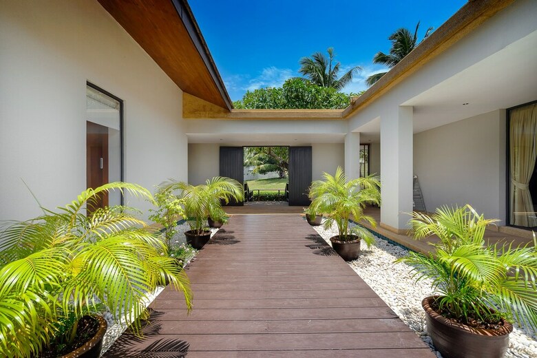 4 Bedroom Sea View Villa Bubbles