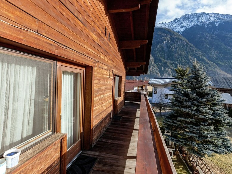 Spacious Apartment In L�ngenfeld Near Ski Area