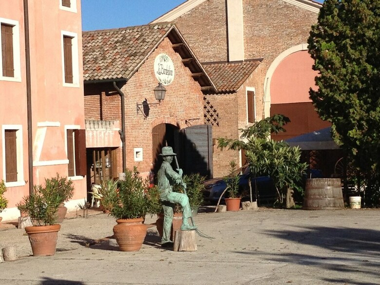 Agroturismo Cozy Farmhouse In Veneto With Shared Pool