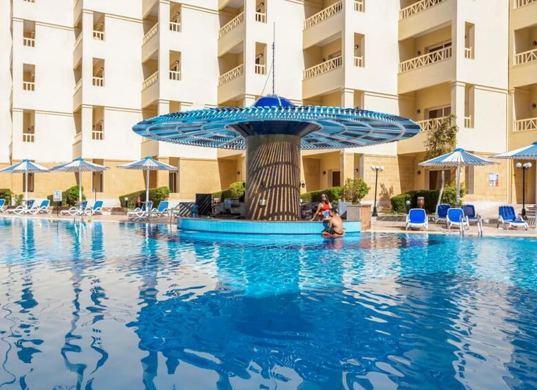 Amc Royal Hotel