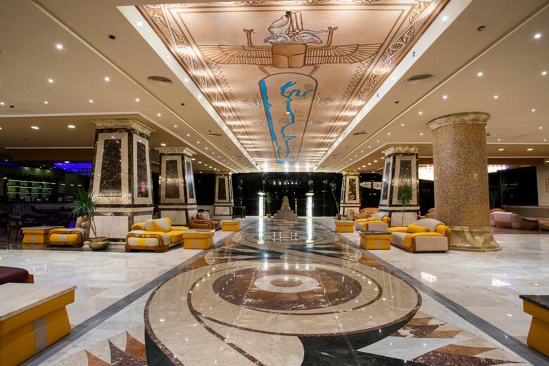 Amc Royal Hotel